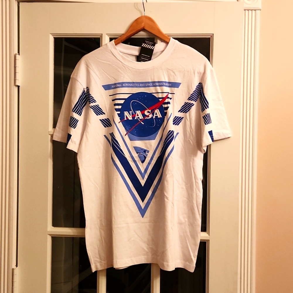 NWT WT02 Mens NASA Graphic T-shirt Tee Embroidered Size L